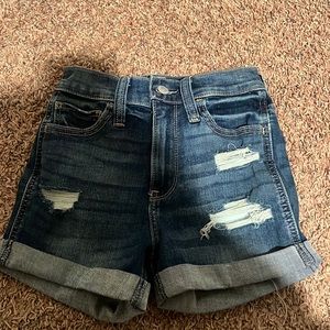 Hollister High-Rise short 3” Jean shorts. Hollister soft stretch